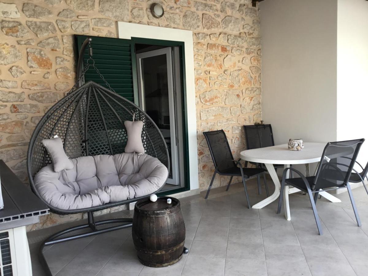 Stein Haus Villa Pirovac Exterior foto